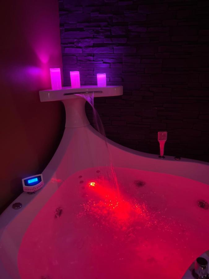 Homesparadise Loveroom Besancon Bagian luar foto